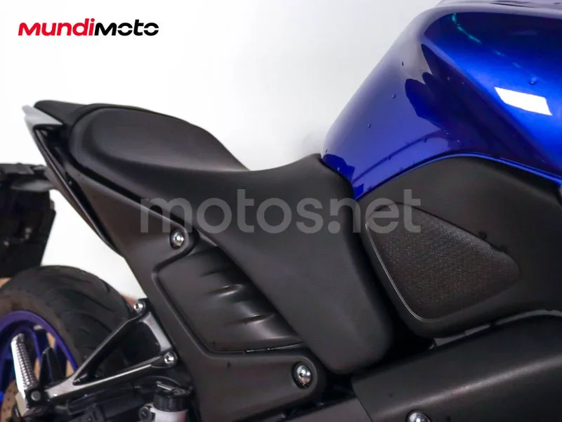 Yamaha MT-125 - Vista 20
