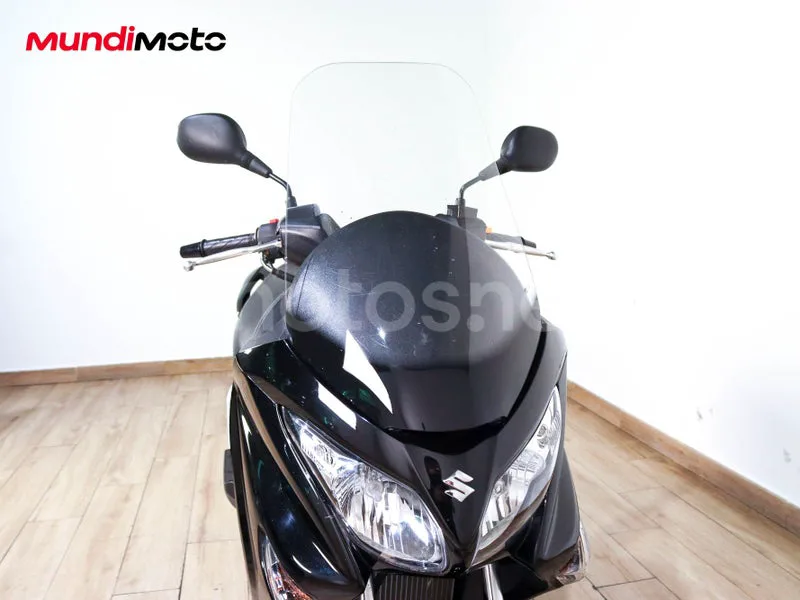Suzuki Burgman 125 - Vista 5