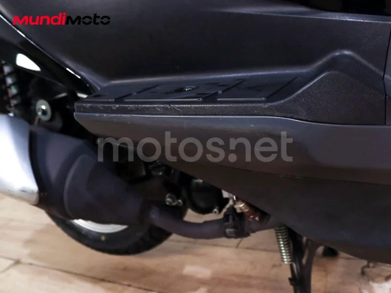 Suzuki Burgman 125 - Vista 50
