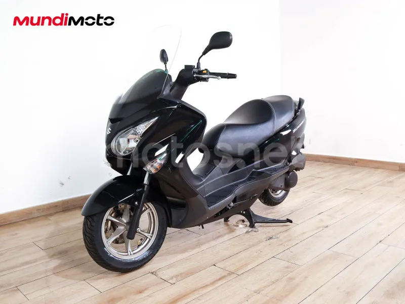 Suzuki Burgman 125 - Vista 7