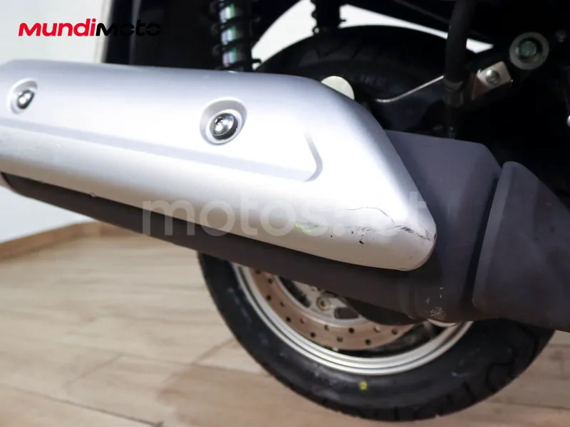 Suzuki Burgman 125 - Vista 81