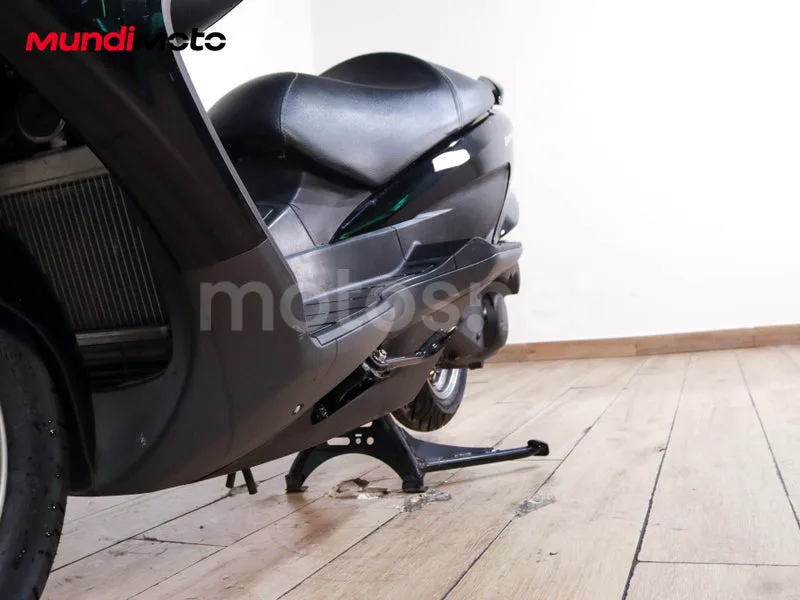 Suzuki Burgman 125 - Vista 10