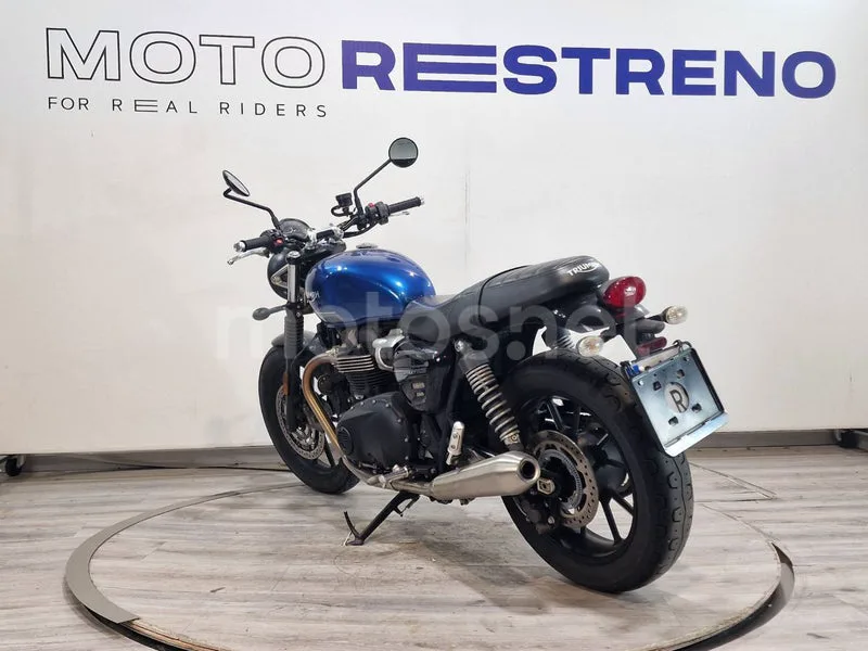 Triumph Street Twin - Vista 3