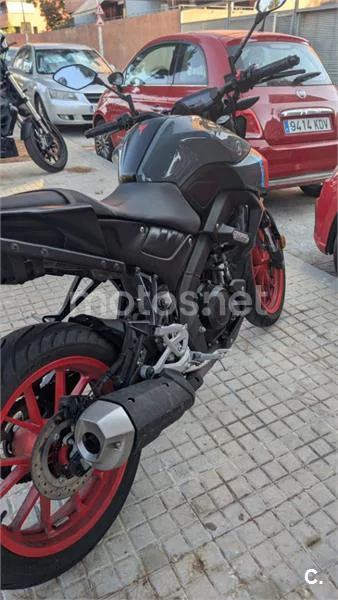Yamaha MT-125 - Vista 8