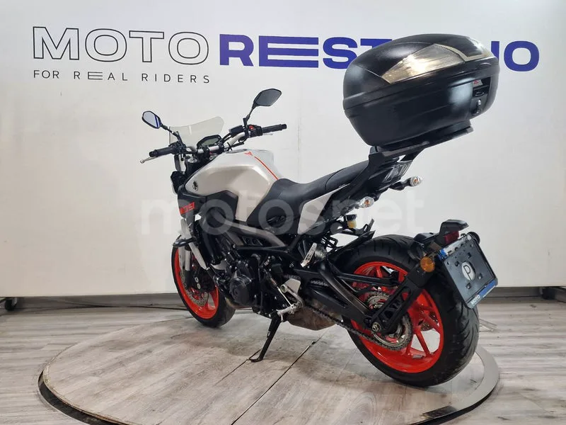 Yamaha MT-09 - Vista 3
