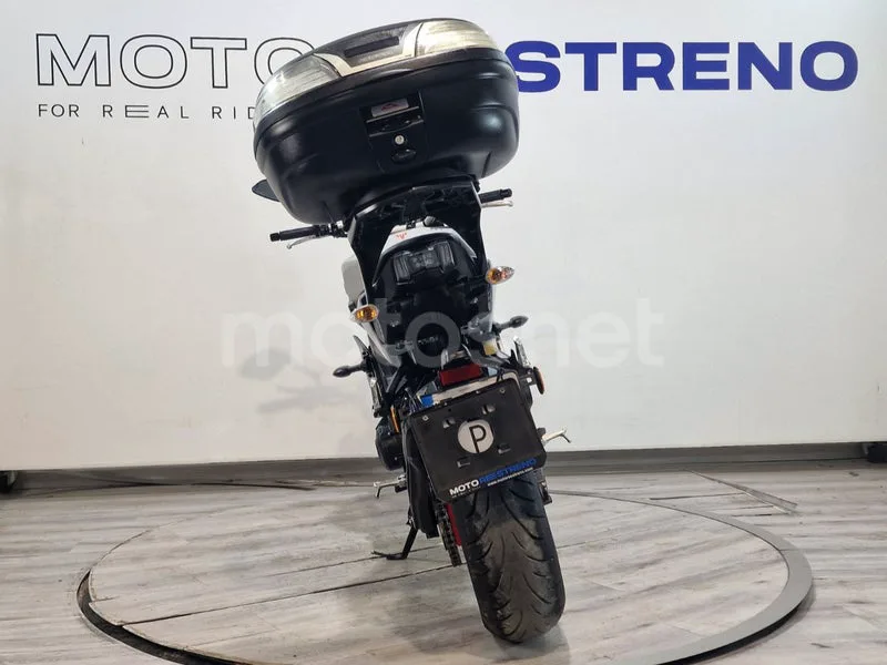 Yamaha MT-09 - Vista 8