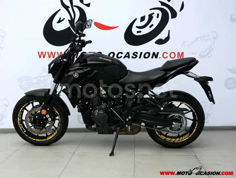 Yamaha MT-07 - Vista 7