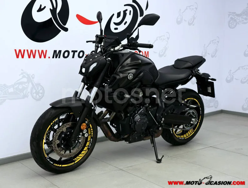 Yamaha MT-07 - Vista 8