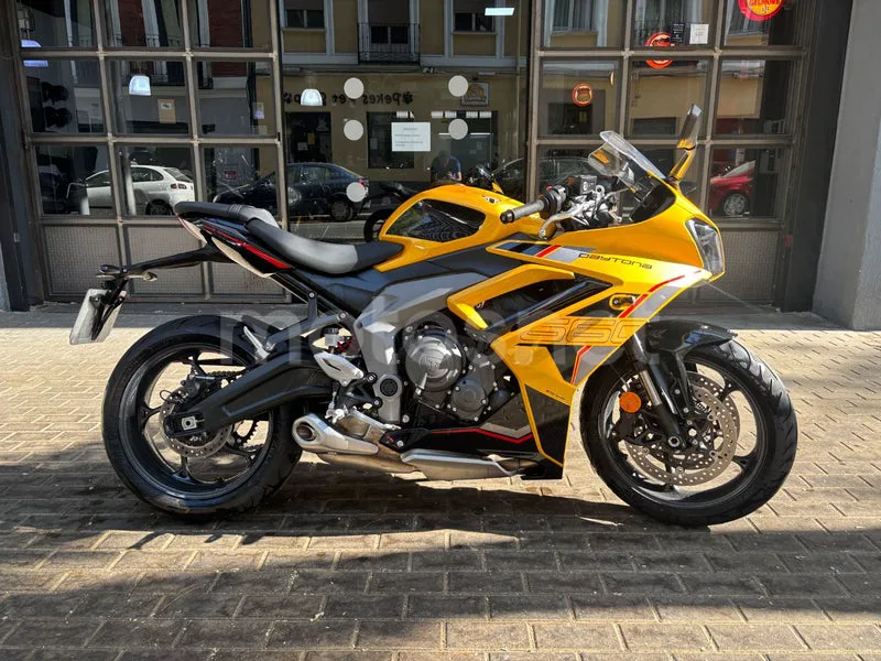 Triumph Daytona 660 - Vista 5