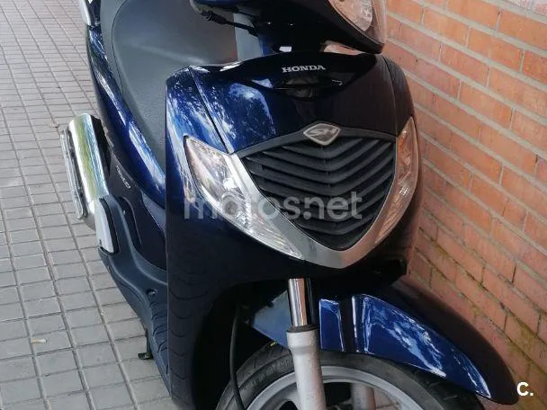 Honda SH125i - Vista 3