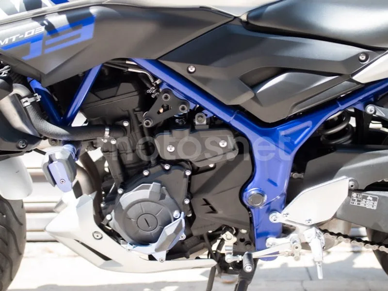 Yamaha MT-03 - Vista 17