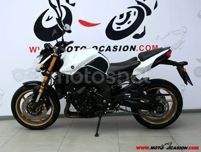 Yamaha FZ8 - Vista 7