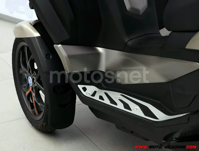 Piaggio MP3 530 Exclusive - Vista 10