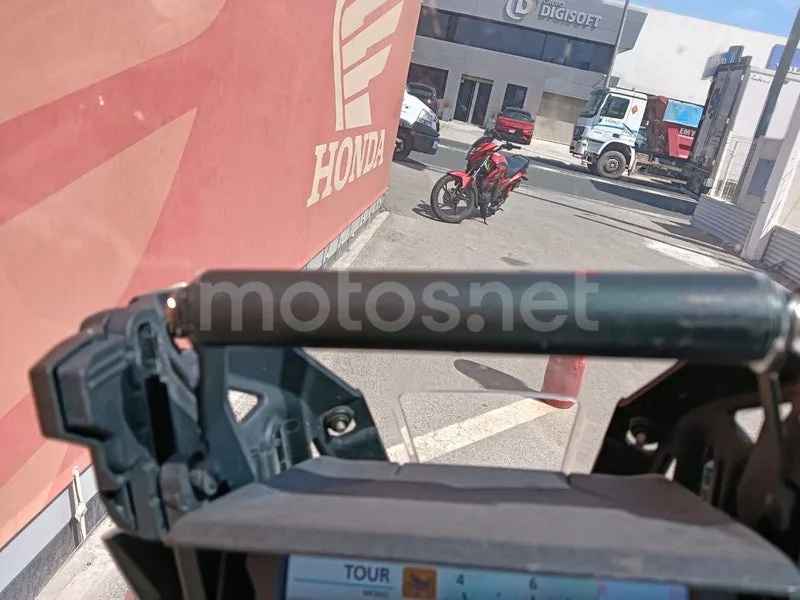 Honda CRF1100L Africa Twin - Vista 8