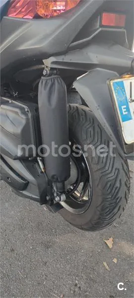 Yamaha XMAX 400 - Vista 7