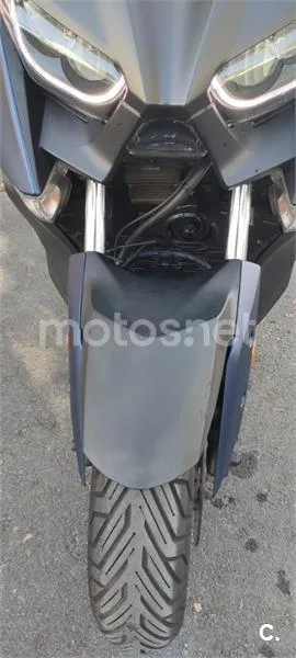 Yamaha XMAX 400 - Vista 9