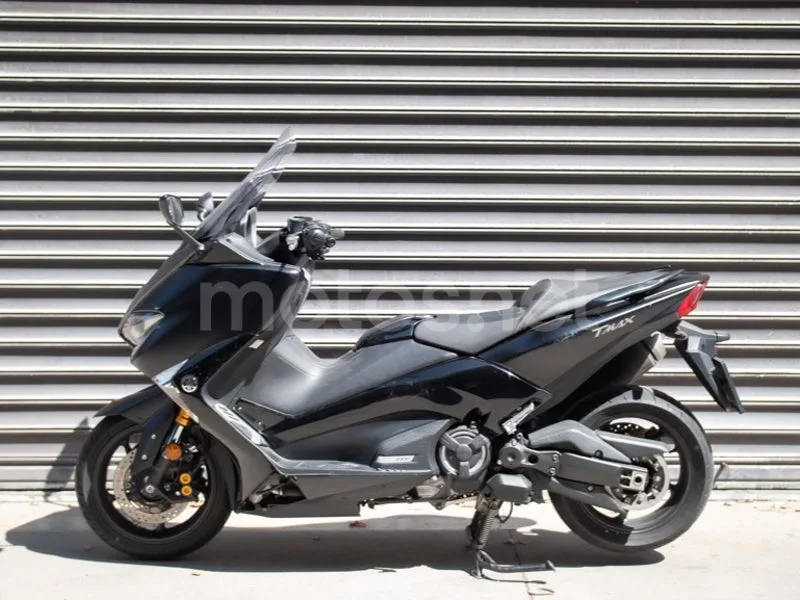 Yamaha TMAX - Vista 11