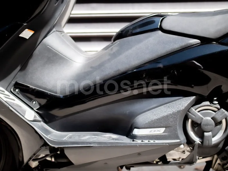 Yamaha TMAX - Vista 15