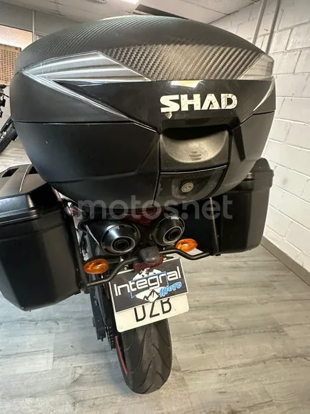 Yamaha FZ6 Fazer - Vista 3