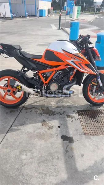 KTM 1290 Super Duke R - Vista 3