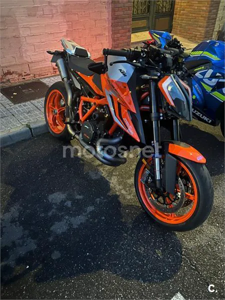 KTM 1290 Super Duke R - Vista 4