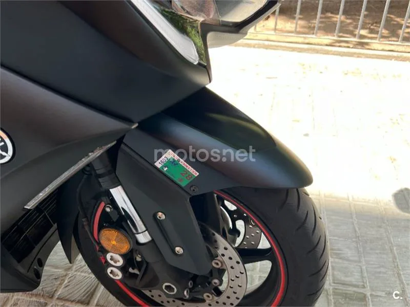 Yamaha TMAX 560 - Vista 7