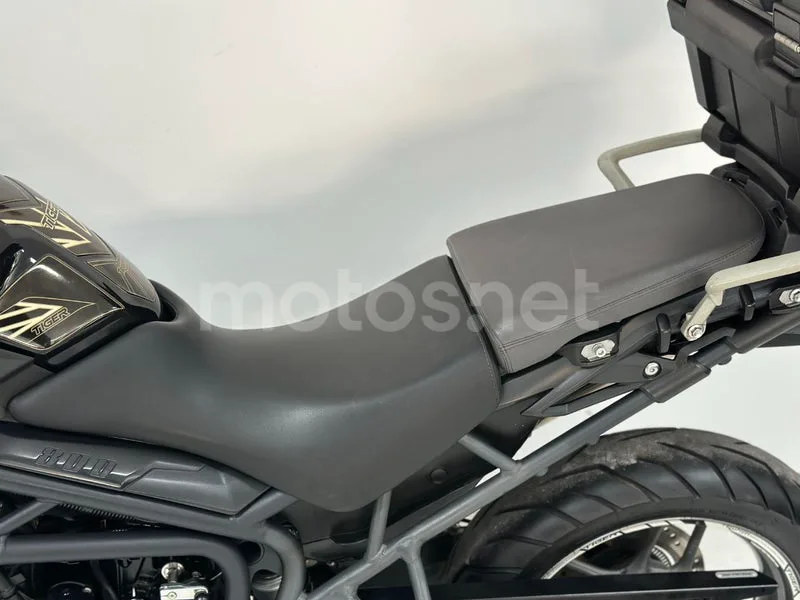 Triumph Tiger 800 - Vista 21