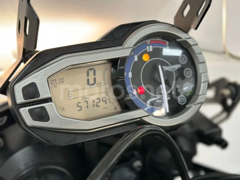 Triumph Tiger 800 - Vista 36