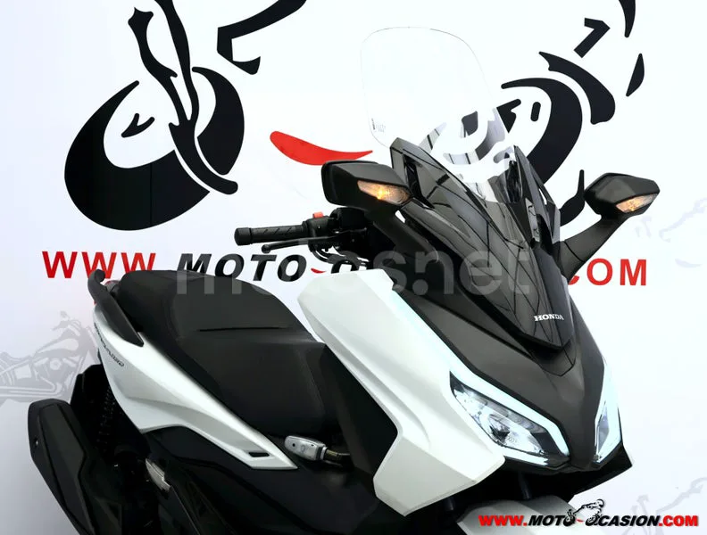 Honda Forza 350 - Vista 4