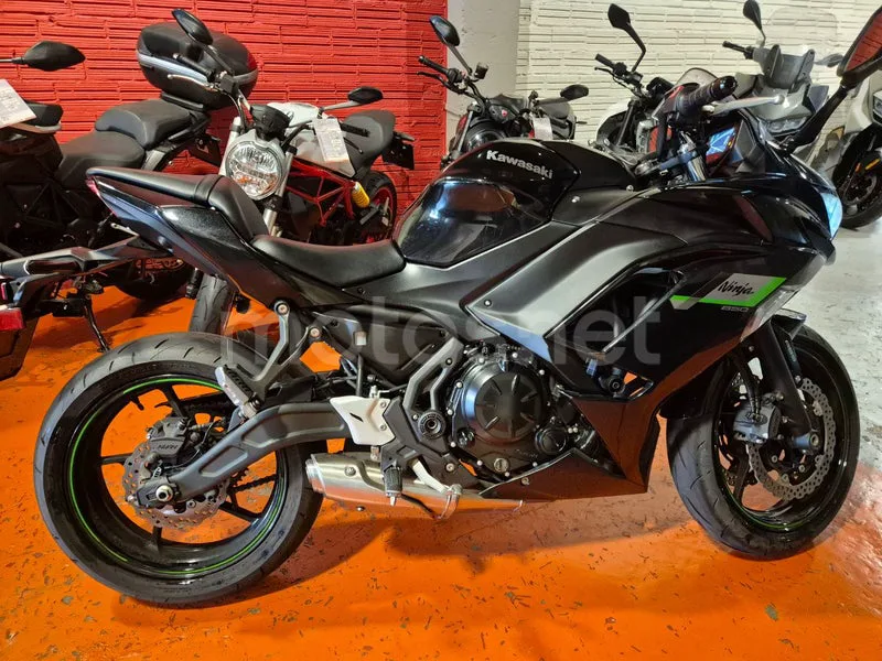 Kawasaki Ninja 650 - Vista 8