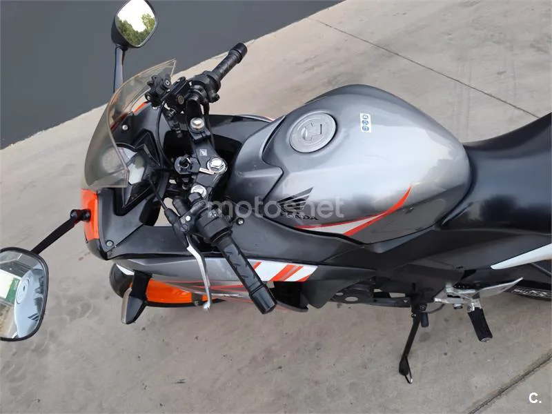 Honda CBR125R - Vista 12