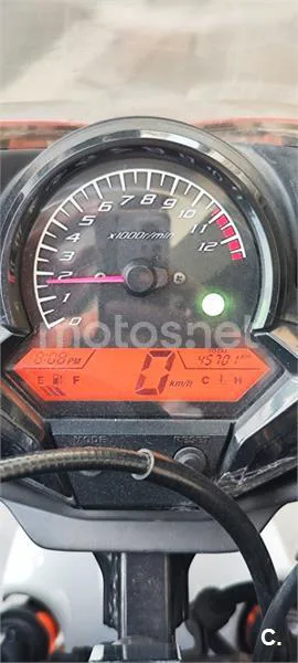 Honda CBR125R - Vista 6