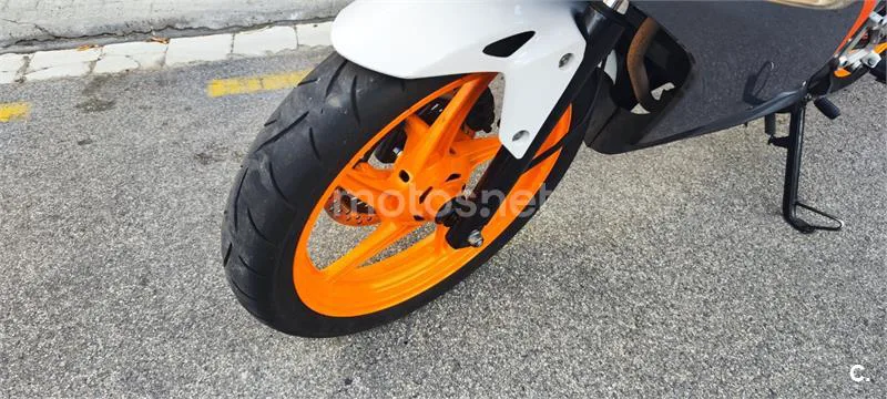Honda CBR125R - Vista 7