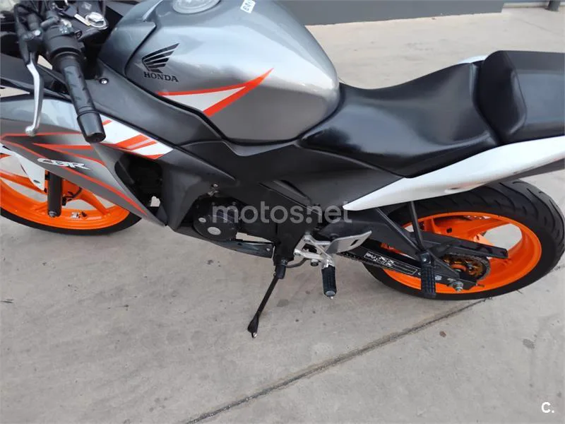 Honda CBR125R - Vista 10