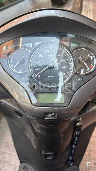 Honda SH300i - Vista 3