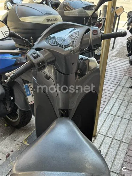 Honda SH300i - Vista 5