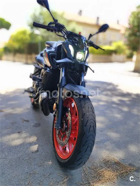 Yamaha MT-07 - Vista 9