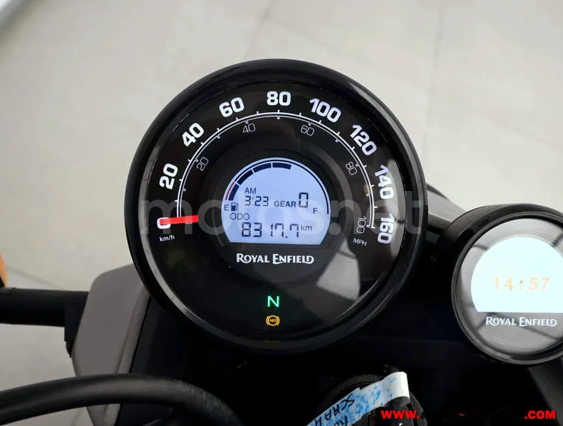 Royal Enfield Scram 411 - Vista 6