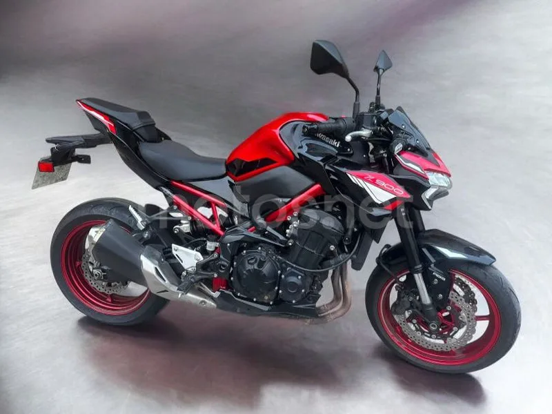 Kawasaki Z900 - Vista 4