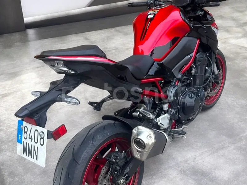 Kawasaki Z900 - Vista 5