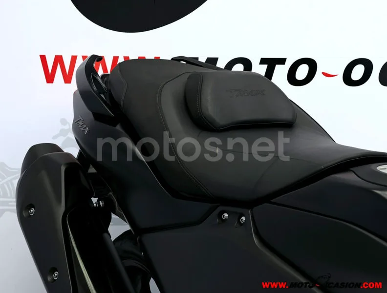 Yamaha TMAX - Vista 11