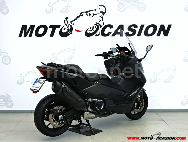 Yamaha TMAX - Vista 3