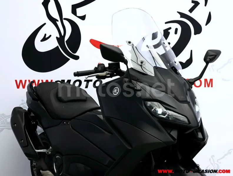 Yamaha TMAX - Vista 4