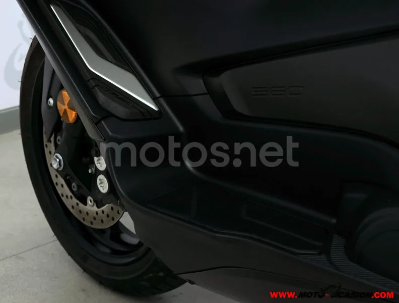 Yamaha TMAX - Vista 10