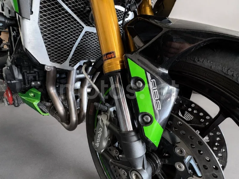 Kawasaki Z900 - Vista 8