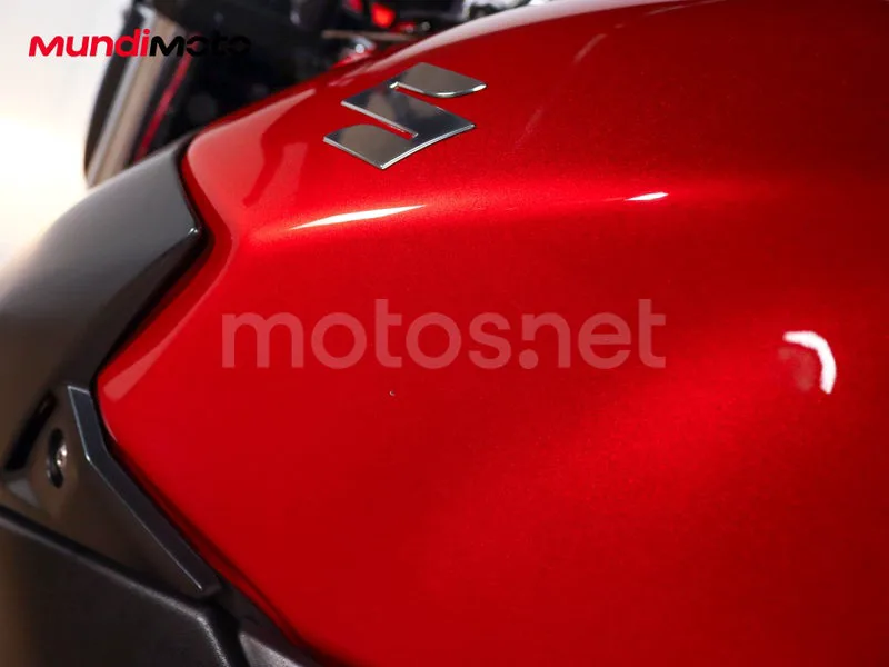 Suzuki GSR600 - Vista 15