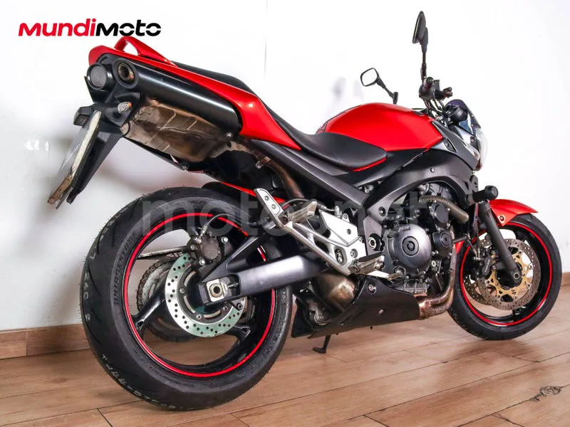 Suzuki GSR600 - Vista 3