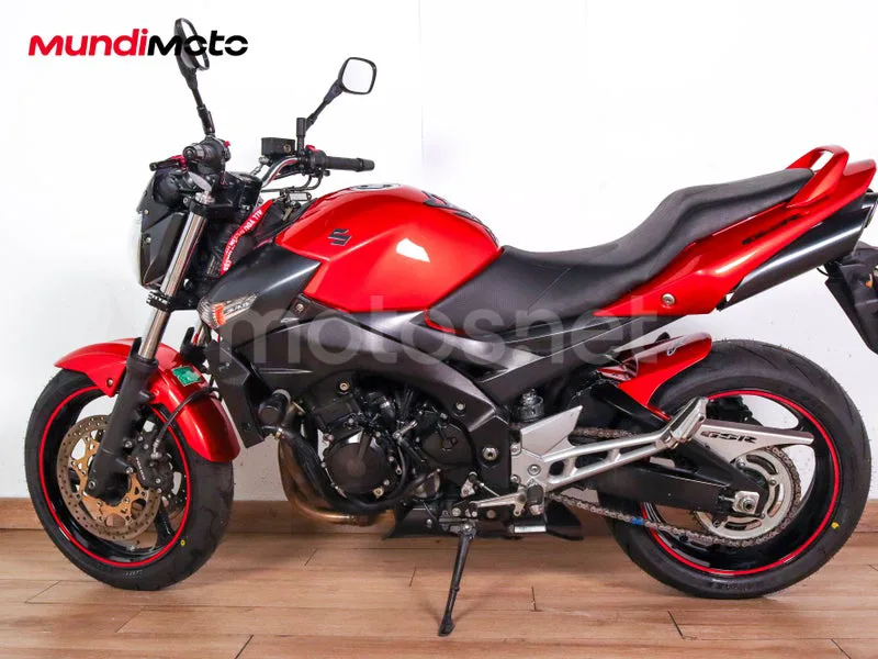 Suzuki GSR600 - Vista 6