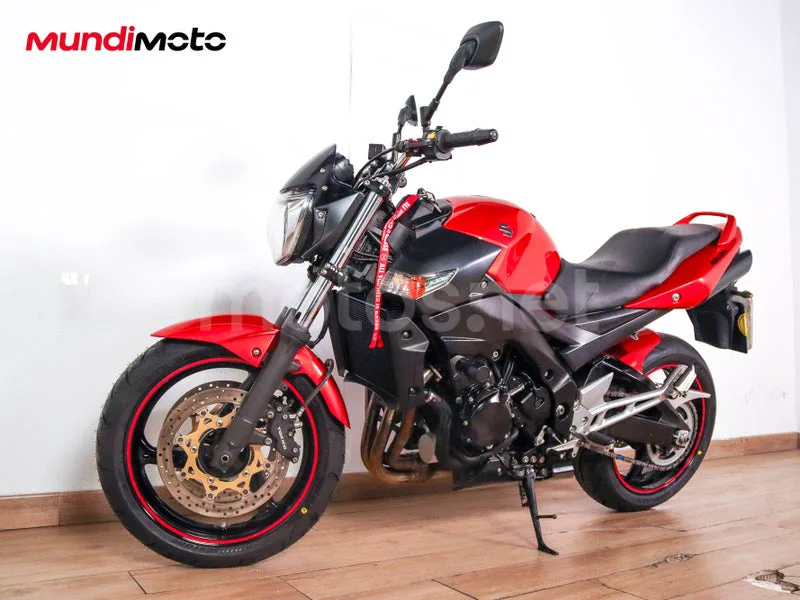 Suzuki GSR600 - Vista 7