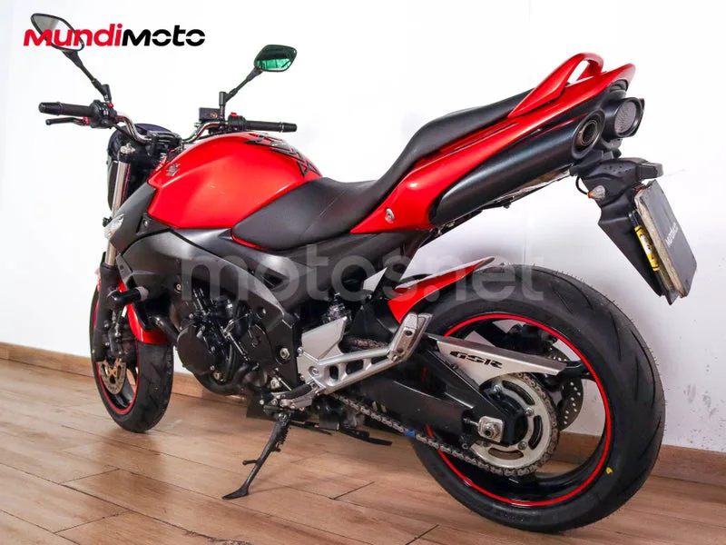 Suzuki GSR600 - Vista 8